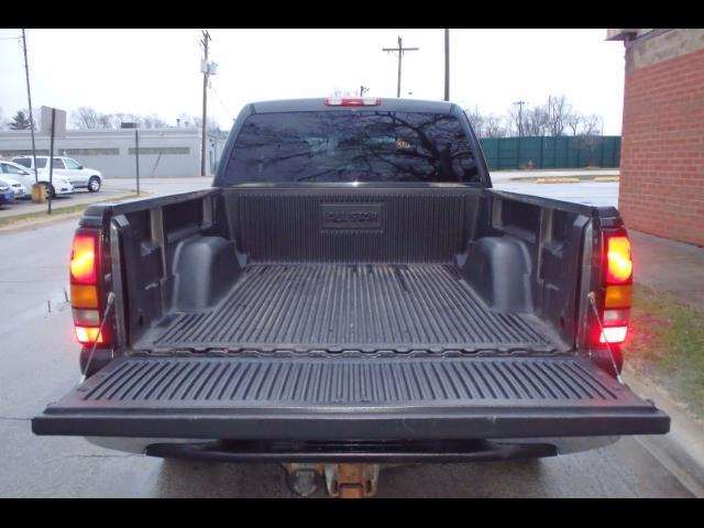 2005 GMC Sierra 1500 SLE 4dr Crew Cab SLE